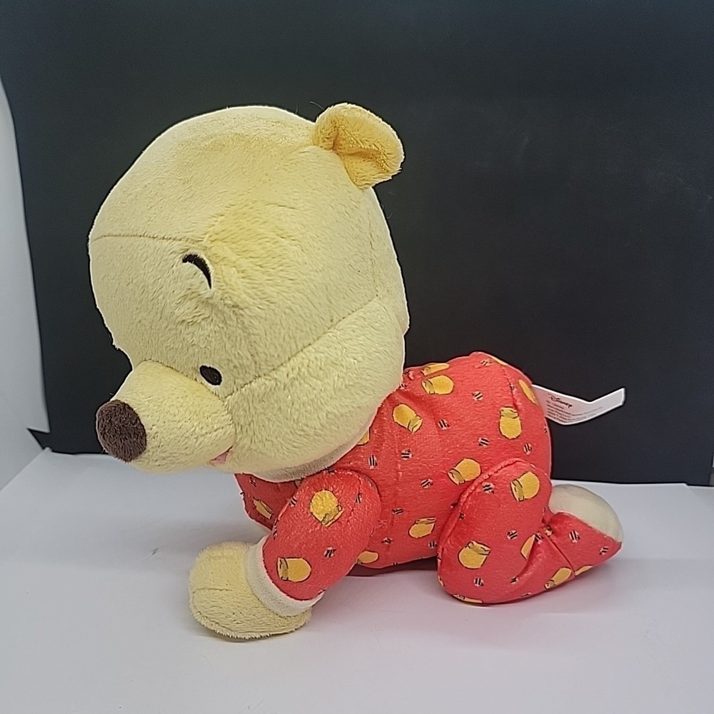 Disney WINNIE THE POOH Crawl with Me Animated/Musical Plush by Just Play Works